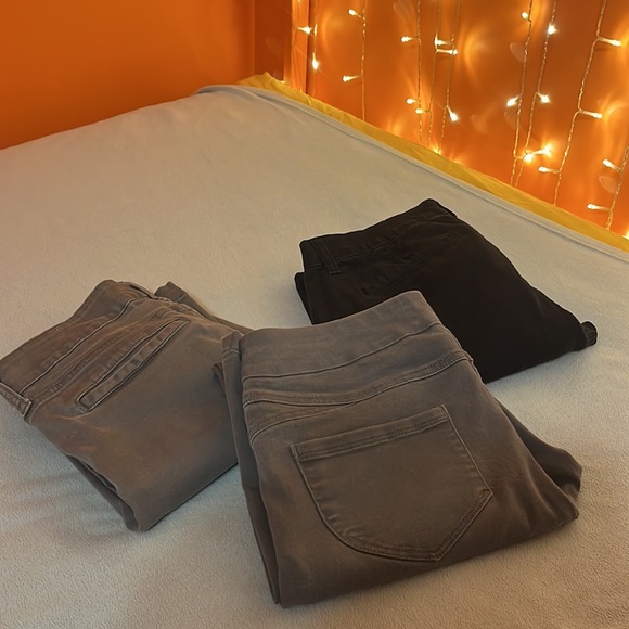 St. John’s Bay (2) and Liz Claiborne (1) Pants - Picture 11 of 11